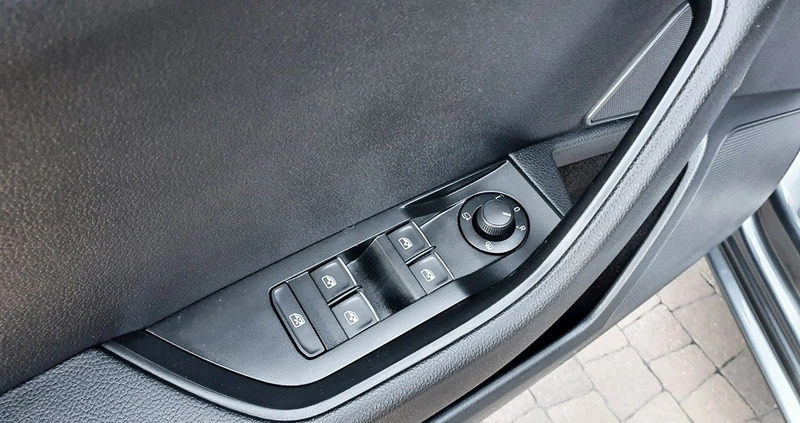 Skoda Superb cena 81300 przebieg: 135590, rok produkcji 2017 z Rzeszów małe 781